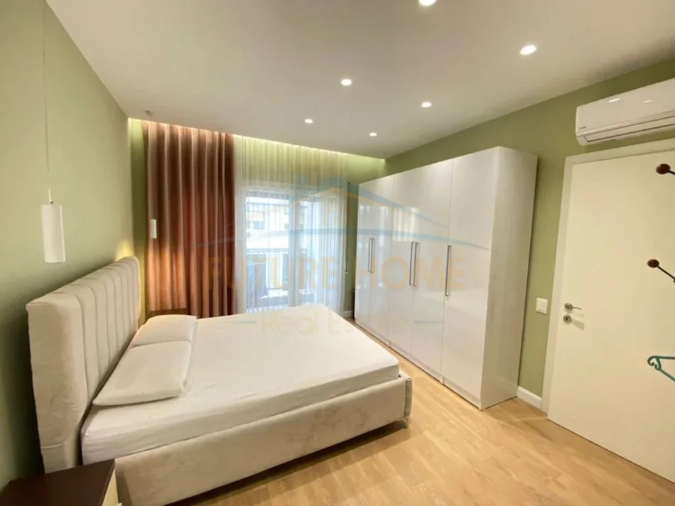 jap me qera apartament 2+1+Ballkon Kati 1, 650 € (RRUGA E DIBRES)