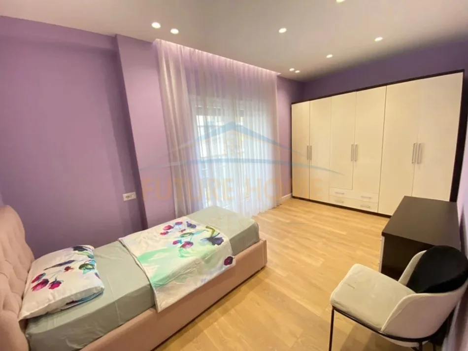 Tirane, jepet me qera apartament 2+1+Ballkon Kati 2, 100 m² 65.000 € 