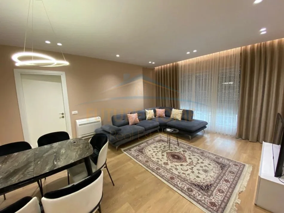 Tirane, jepet me qera apartament 2+1 Kati 1, 100 m² 650 € (ruga e Dibrës, Hotel Melia, Kopshtin Nr. 6)
