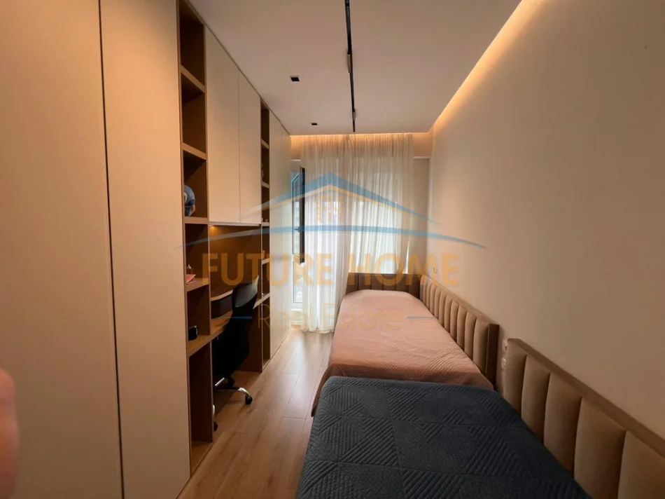 Tirane, shitet apartament 2+1+Ballkon Kati 5, 86 m² 270.000 € (ISH PARKU)