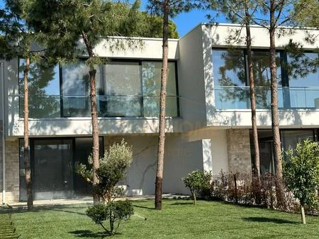 Durres, shitet Vile 2 Katshe , 592 m² 850.000 € (Gjiri i Lalezit)