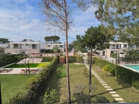 Durres, shitet Vile 2 Katshe , 592 m² 850.000 € (Gjiri i Lalezit)