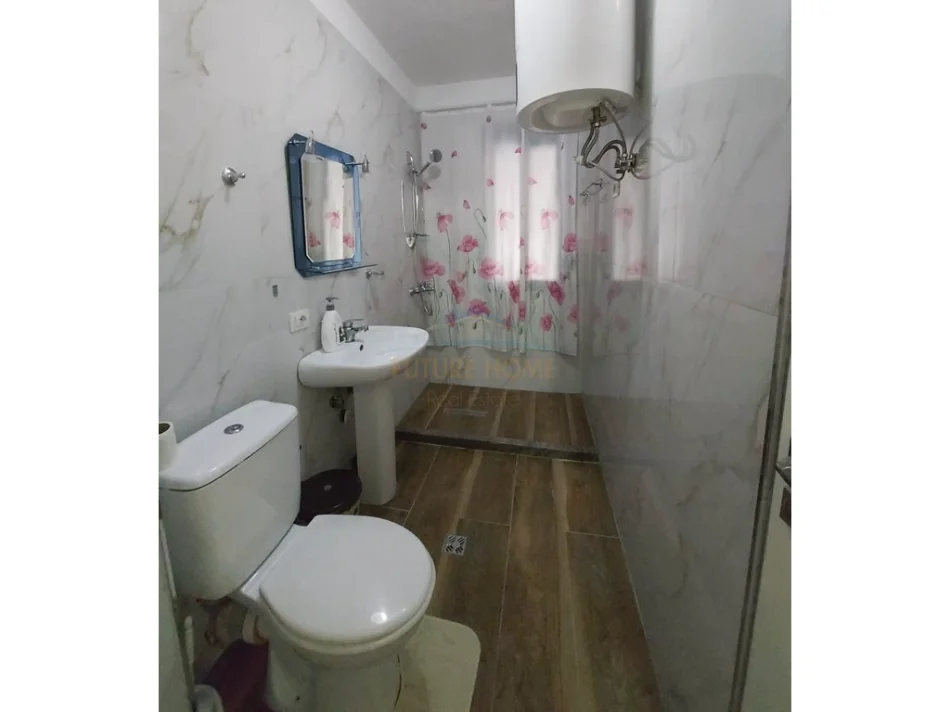 Tirane, shes apartament 2+1+Ballkon Kati 4, 108 m² 195.000 € (5 maj)