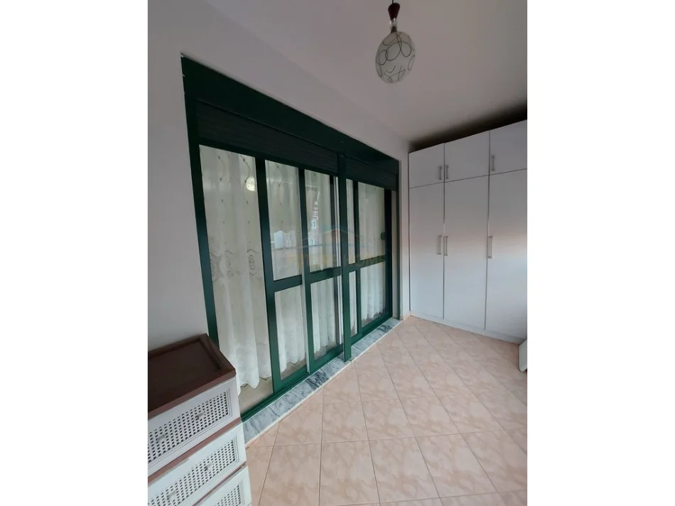 Tirane, shitet apartament 2+1 Kati 4, 108 m² 195.000 € (Rruga 5 Maji)