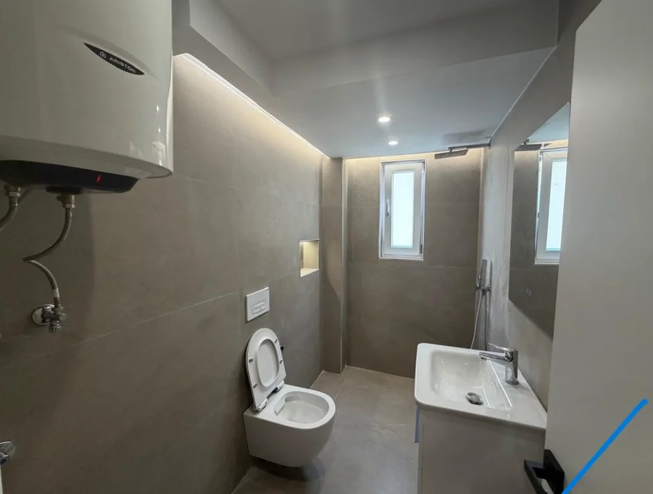 Tirane, shitet apartament 1+1+Ballkon Kati 2, 39 m² 139.000 € (Mine Peza)