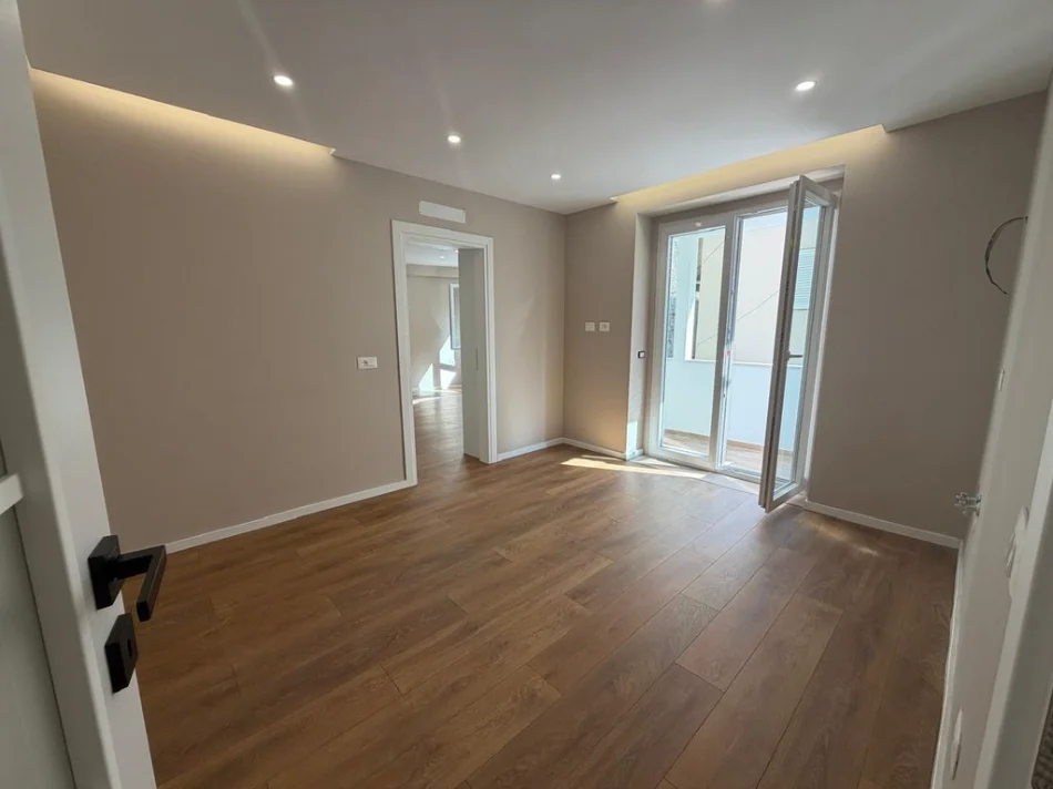 Tirane, shitet apartament 1+1 Kati 2, 40 m² 139.000 € 