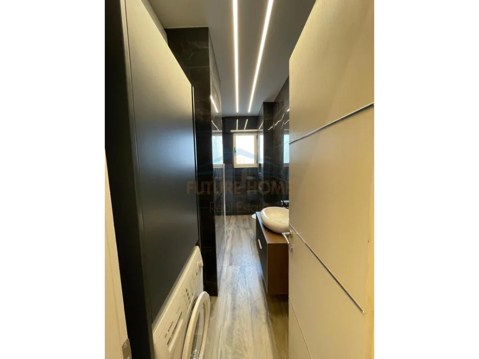 Tirane, jepet me qera apartament 2+1+Aneks+Ballkon Kati 5, 81 m² 850 € (Qender)