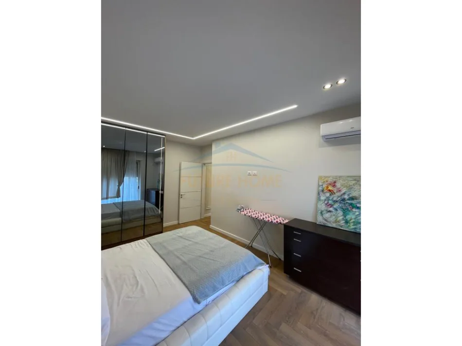 Tirane, jepet me qera apartament 2+1+Aneks+Ballkon Kati 5, 81 m² 850 € (Qender)