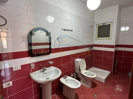 Tirane, jepet me qera apartament 2+1 Kati 8, 95 m² 350 € (Astir)