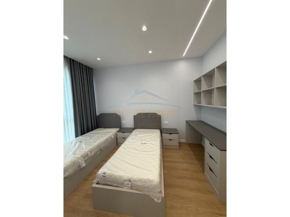 Tirane, jepet me qera Vile 2 Katshe Kati 3, 323 m² 5.000 € (Liqeni i that)