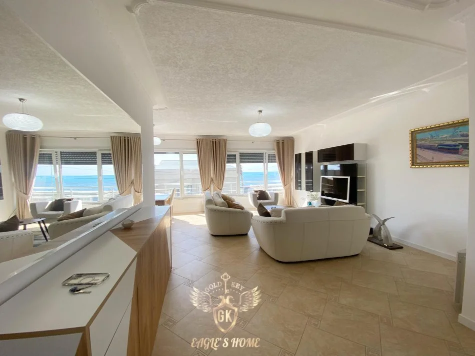 Qera• 2+1+2
• Sea View
• Total Mobiluar🏡Currila🏡
• 500€ Neto ✅