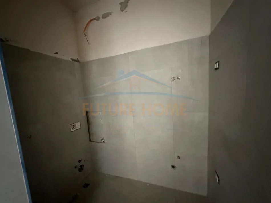 Tirane, shitet apartament 1+1+Ballkon Kati 2, 77 m² 130.280 € (Sauk)