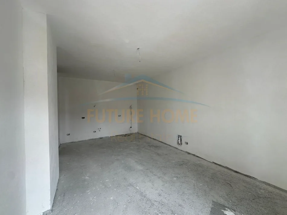 Tirane, shes apartament 2+1 Kati 1, 124 m² 211.100 € (sauk)