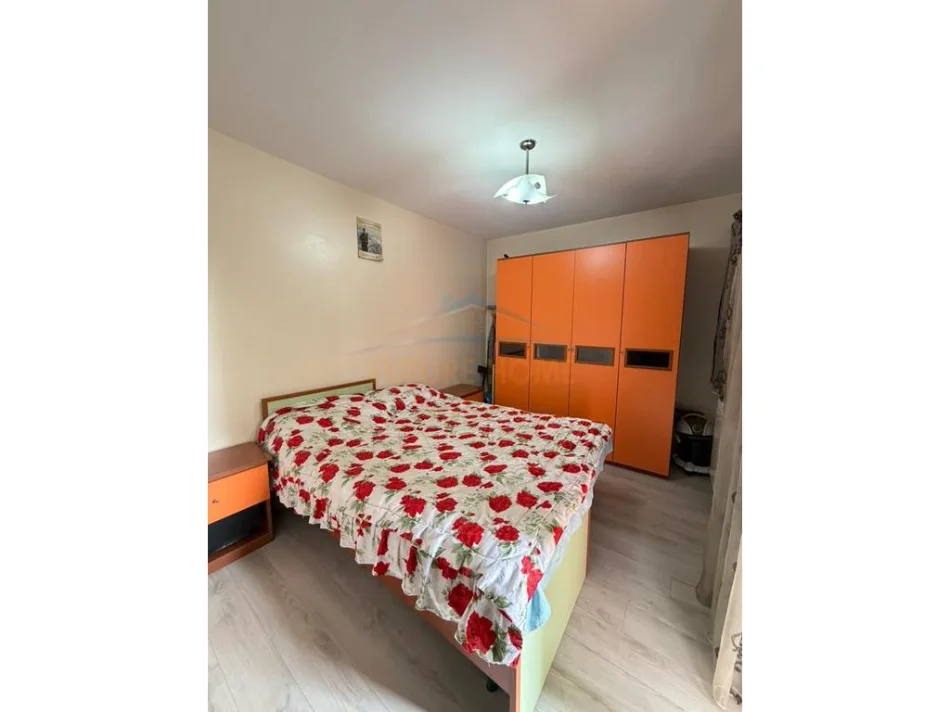 Tirane, jepet me qera apartament 2+1+Ballkon Kati 2, 98 m² 450 € 