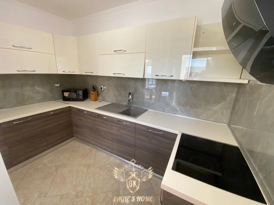 Qera• 2+1+2
• Sea View
• Total Mobiluar🏡Currila🏡
• 500€ Neto ✅