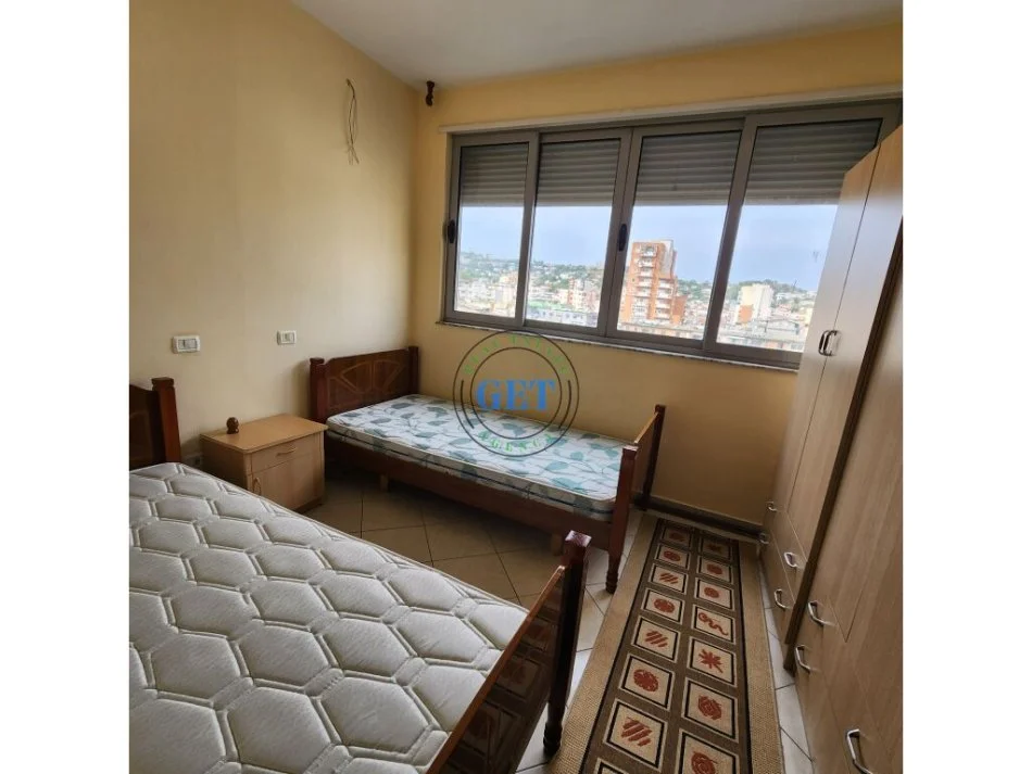 Durres, jepet me qera apartament 2+1+Ballkon Kati 7, 100 m² 300 € (Ish Rajoni Durres.)