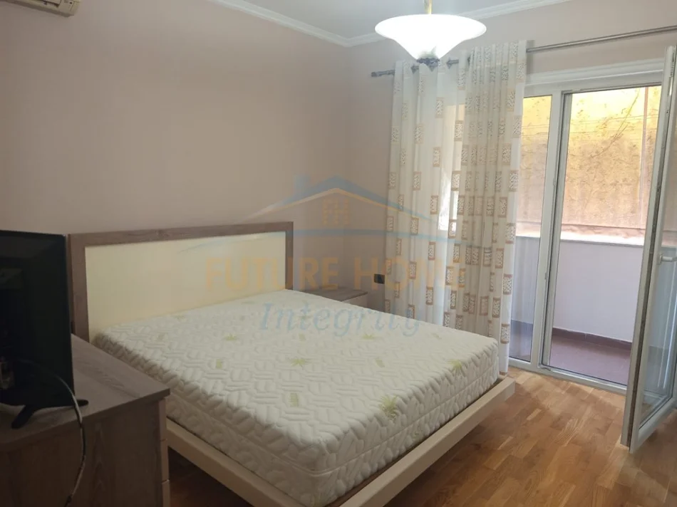 Tirane, shitet apartament 1+1 Kati 3, 65 m² 