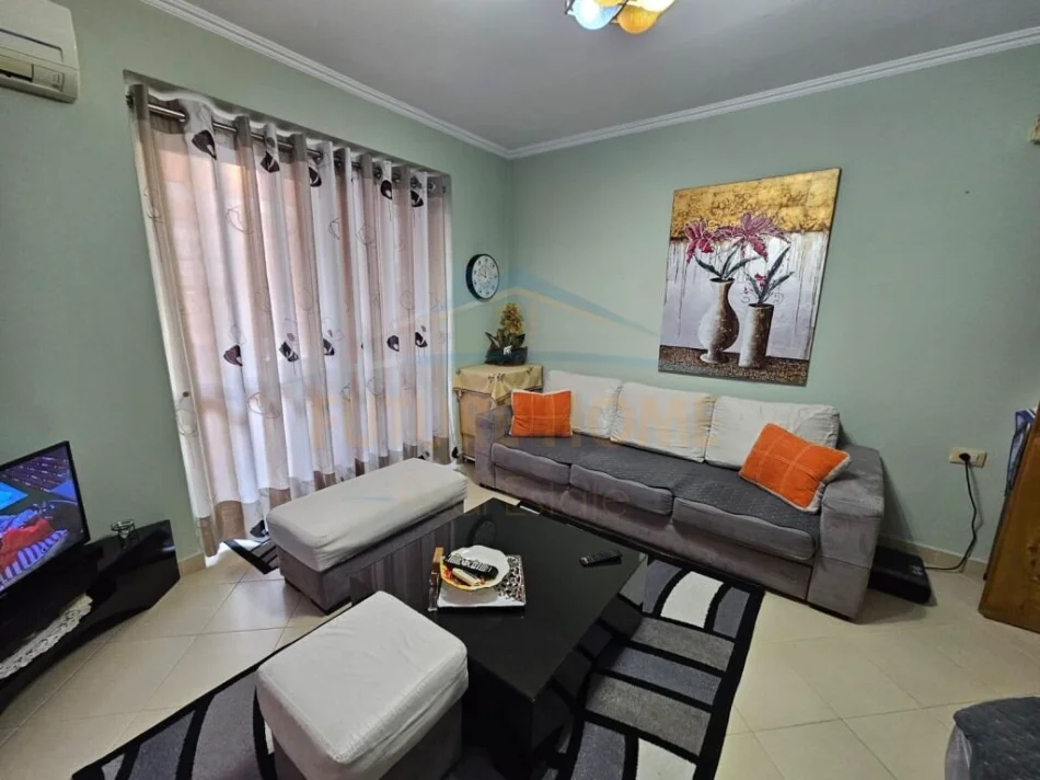 Tirane, jepet me qera 2+1 Kati 2, 66 m² 600 € 