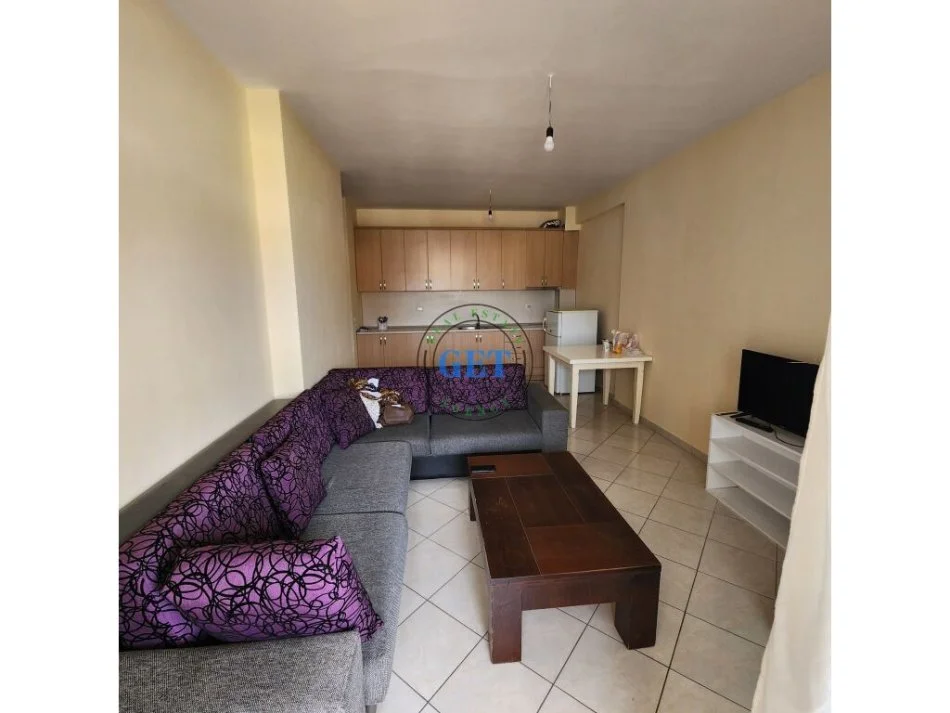 Durres, jepet me qera apartament 2+1+Ballkon Kati 7, 100 m² 300 € (Kopshti "Sotir Noka", Durres)