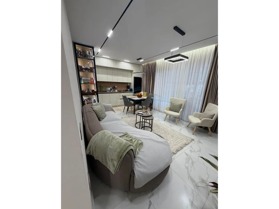 Tirane, shitet apartament 2+1 Kati 1, 102 m² 200.000 € (YZBERISHT)