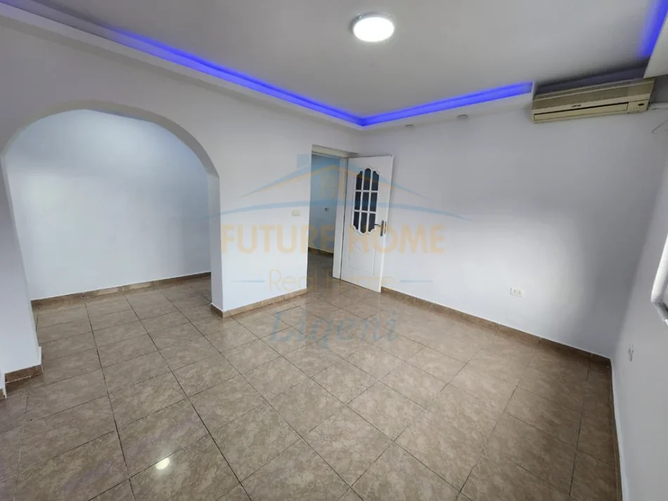 Tirane, shitet apartament 2+1 Kati 5, 76 m² 163.000 € (Rruga e Kavajës)