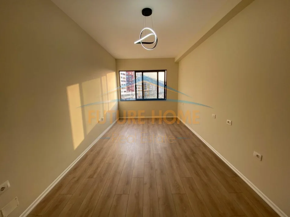 Tirane, shitet apartament 2+1+Ballkon Kati 4, 74 m² 139.000 € (Astir , Bulevardi MIgjeni , MUNDESI KREDITIMI)