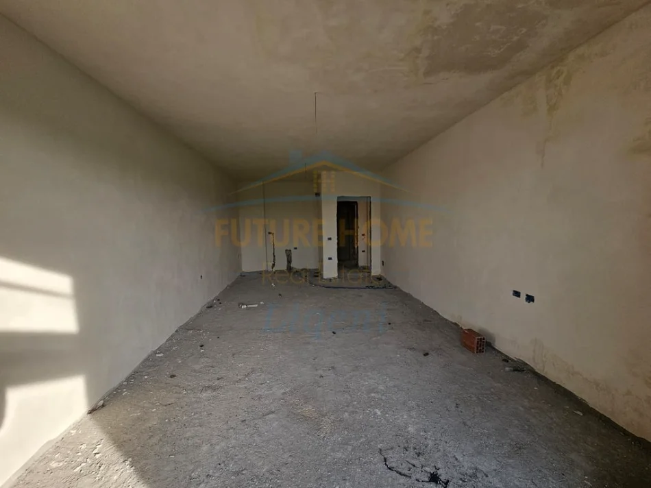 Tirane, shes apartament 2+1+Ballkon Kati 3, 104 m² 108.000 € (Platinium II)