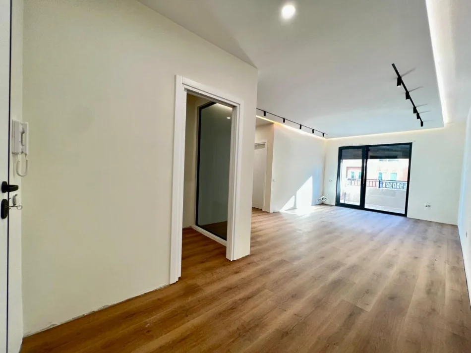 Tirane, shitet apartament 2+1 Kati 3, 118 m² 339.000 € (Liqeni Artificial)