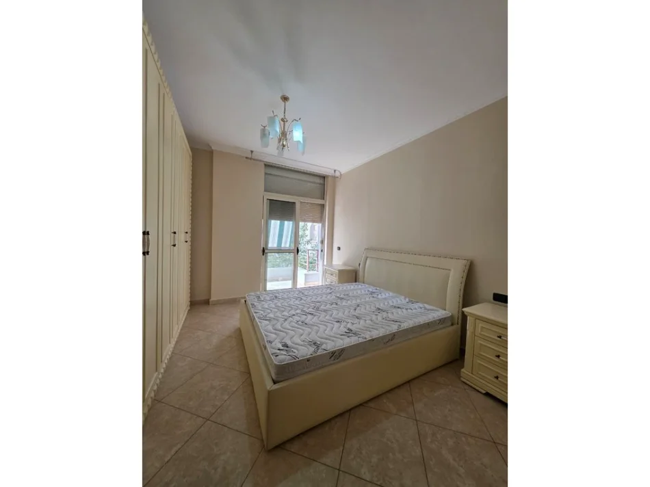 Tirane, shitet apartament 2+1+Ballkon Kati 1, 109 m² 142.000 € (Unaza e Re)