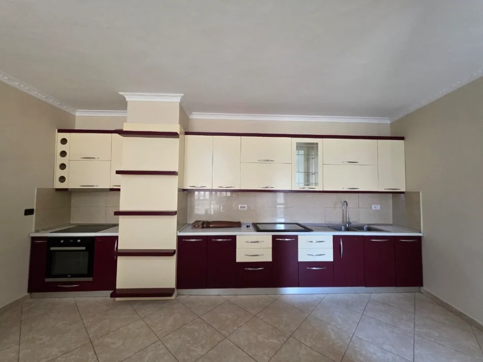 Shitet, Apartament 2+1+2, Unaza e Re, Tirane.