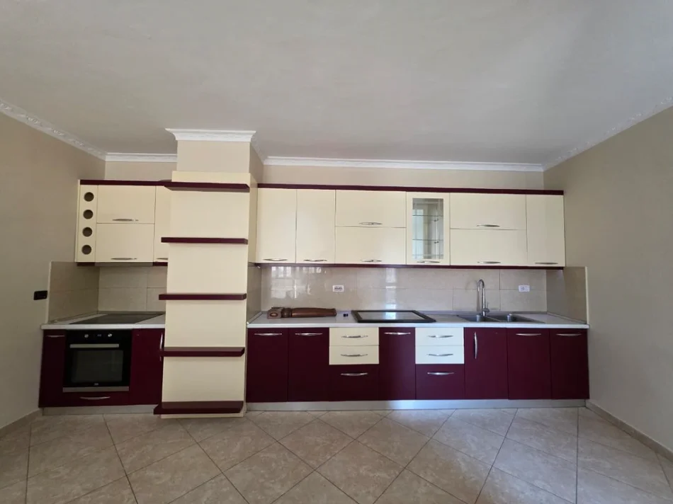 Tirane, shitet apartament 2+1+Ballkon Kati 1, 109 m² 142.000 € (Unaza e Re)