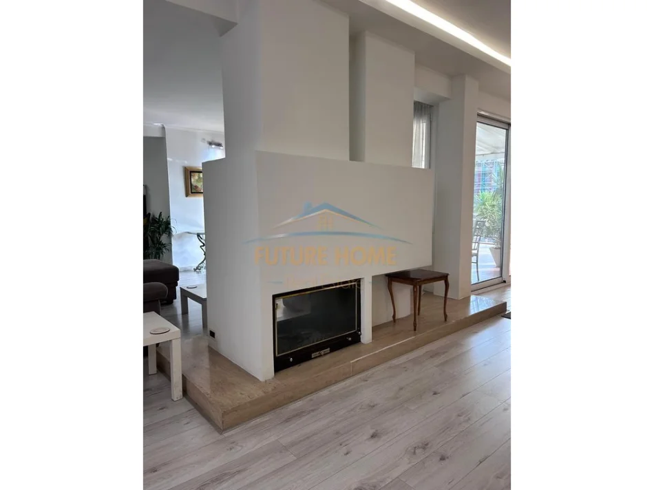 Tirane, shitet apartament 2+1+Ballkon Kati 10, 197 m² 600.000 € (Bllok)