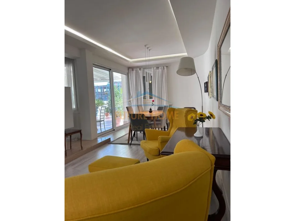 Tirane, shitet apartament 2+1+Ballkon Kati 10, 197 m² 600.000 € (Bllok)