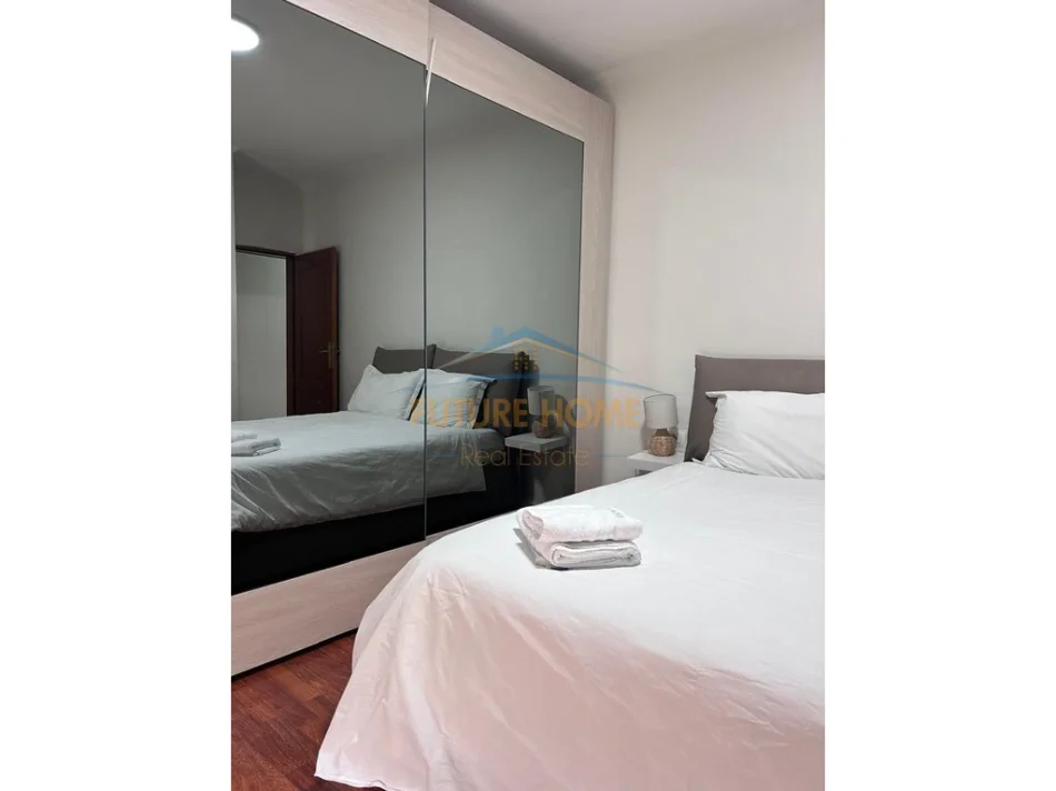 Tirane, shes apartament 2+1 Kati 10, 197 m² 600.000 € (bllok)