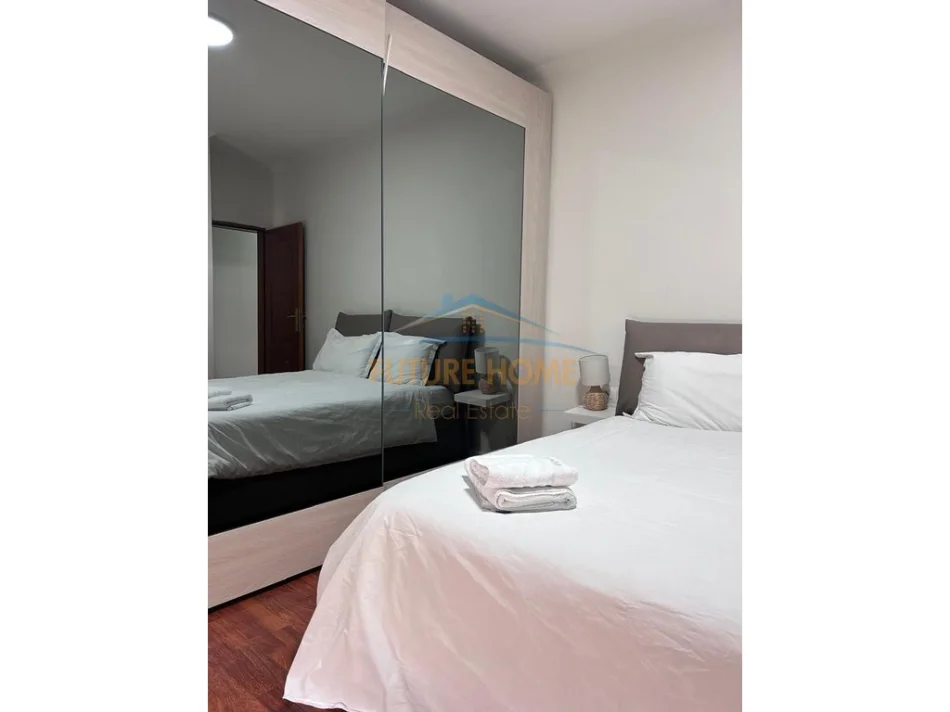 Tirane, shitet apartament 2+1+Ballkon Kati 10, 197 m² 600.000 € (Bllok)