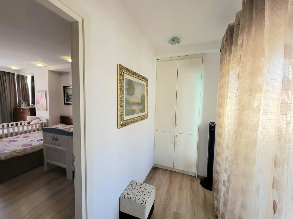 Tirane, jepet me qera apartament duplex Dublex Kati 4, 130 m² 950 € (Kristal Center)