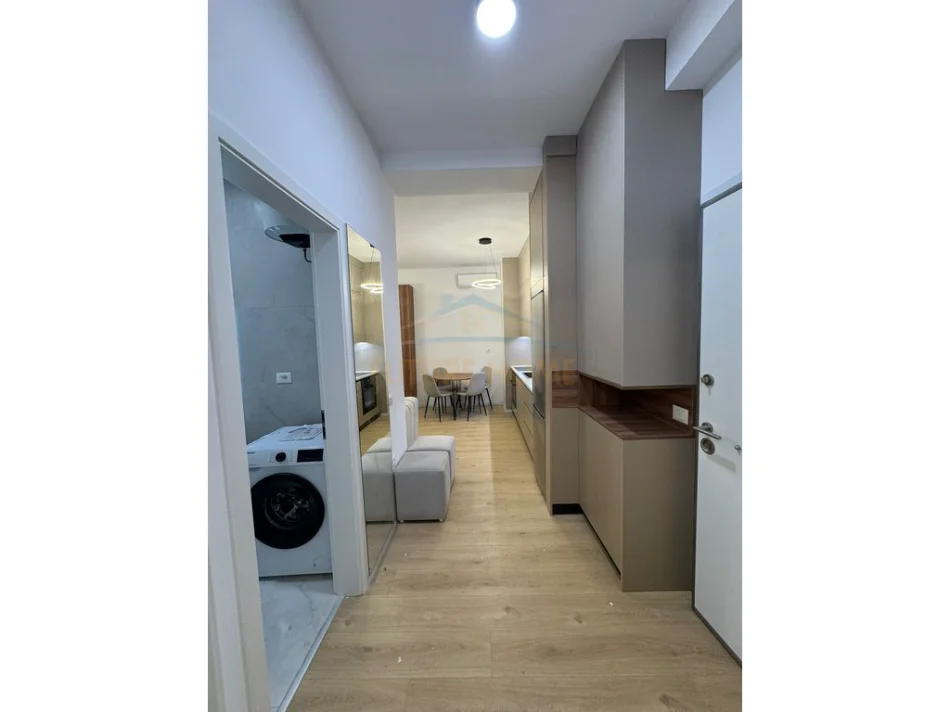 Tirane, jepet me qera apartament 1+1 Kati 6, 60 m² 550 € (Kompleksi Kadiu, Ali Demi)