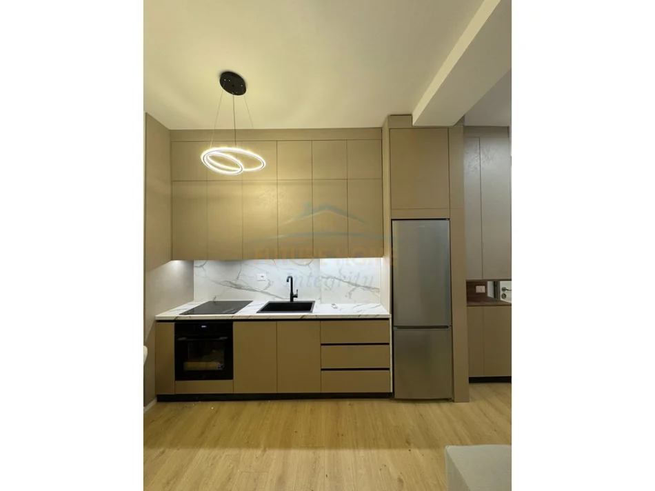 Tirane, jepet me qera apartament 1+1+Post parkimi Kati 6, 60 m² 550 € (Kompleksi Kadiu, Ali Demi)