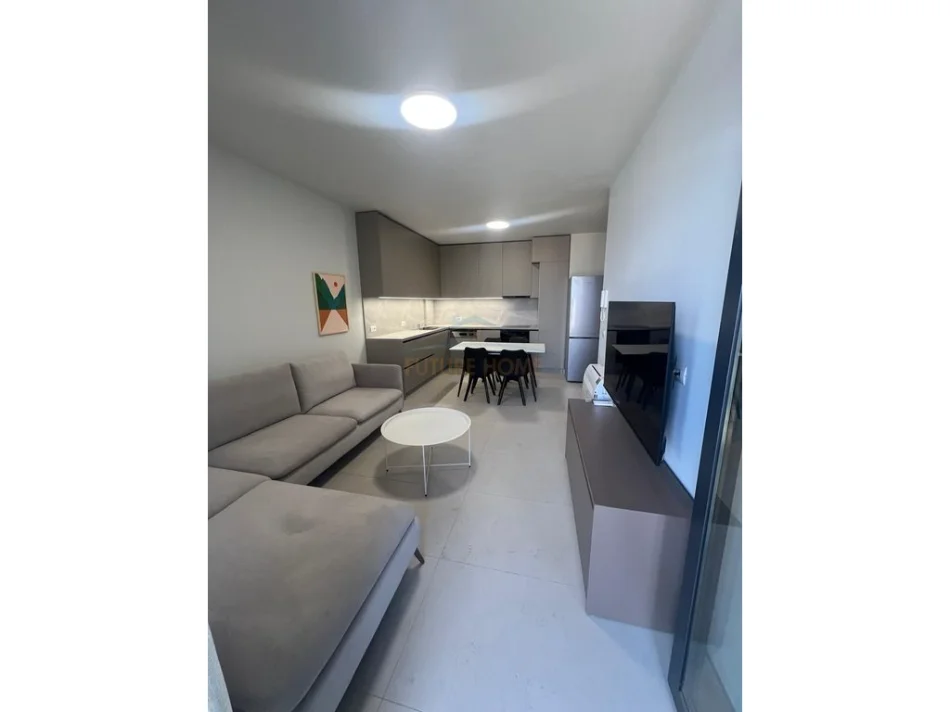 Tirane, jepet me qera apartament 1+1 Kati 5, 62 m² 600 € (ish dogana)