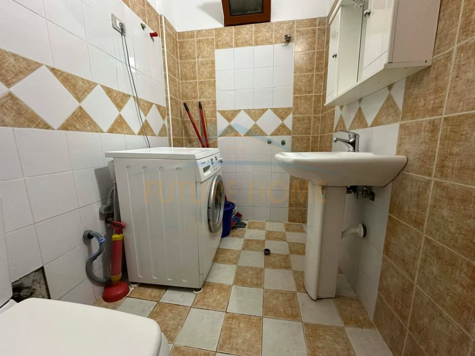 Tirane, jepet me qera apartament 2+1 Kati 7, 98 m² 450 € (prane bar OSLO,ASTIR)