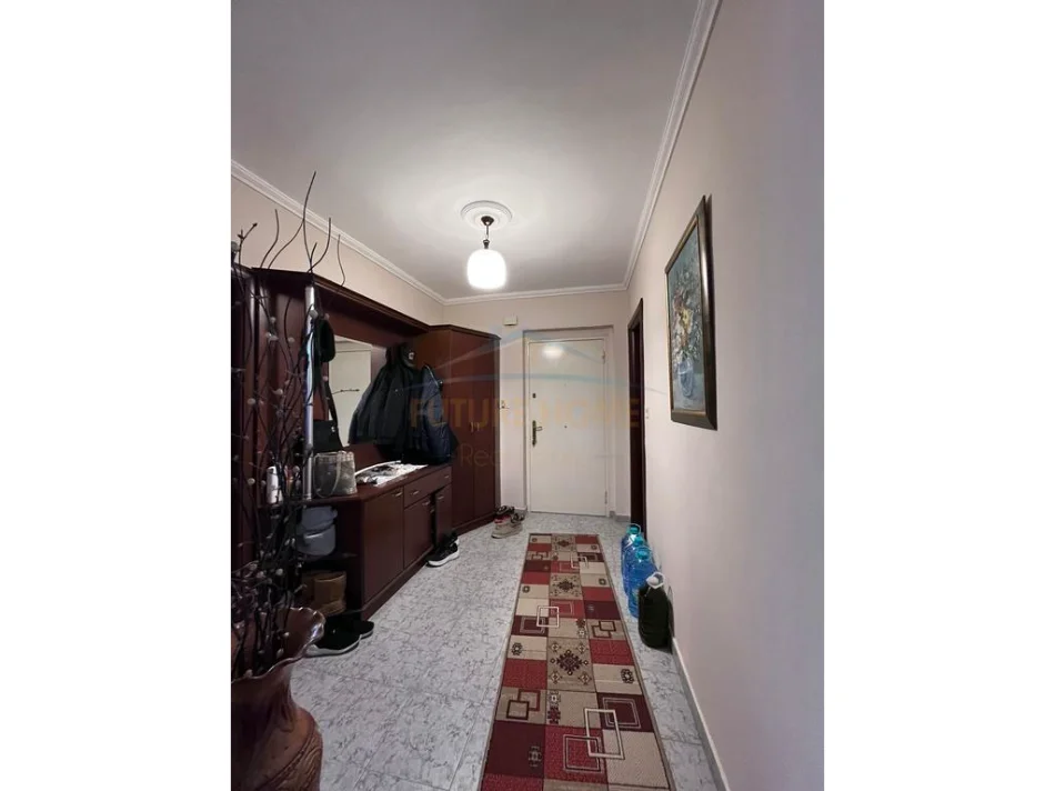 Tirane, shitet apartament 2+1+2 Ballkone Kati 5, 76 m² 166.000 € (Pazari i Ri)