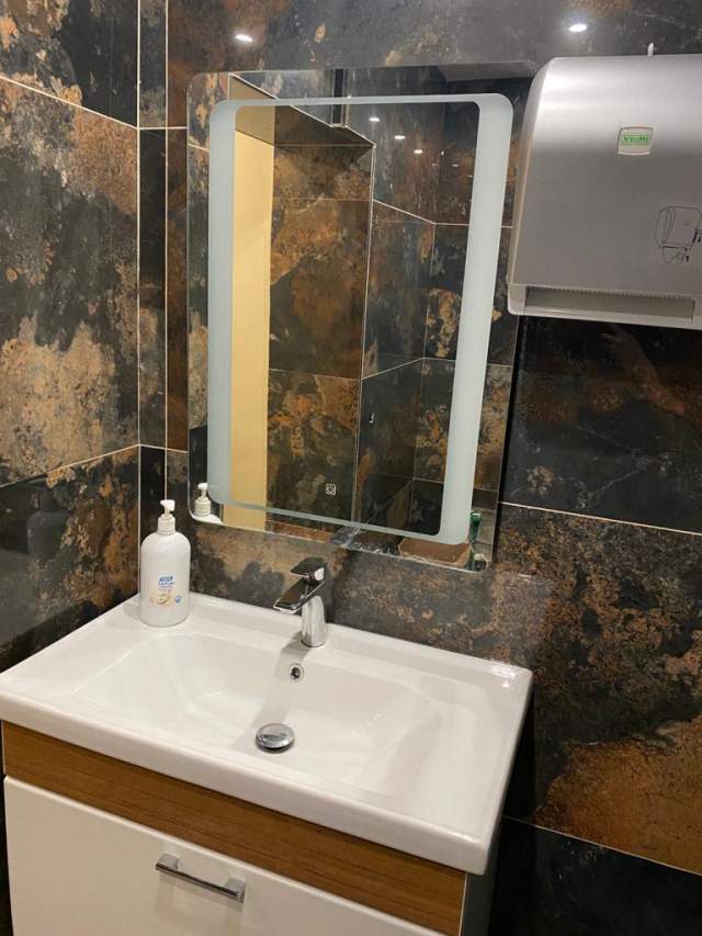 Tirane, jepet me qera Kati 0, 82 m² ne zonen e kopshtit zoologjik