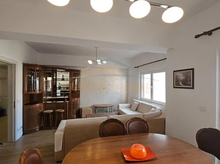 Durres, shitet apartament 2+1 Kati 3, 115 m² 180.000 € 