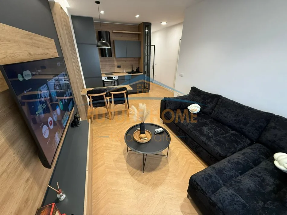 Tirane, jepet me qera apartament 1+1+Ballkon Kati 1, 60 m² 850 € 