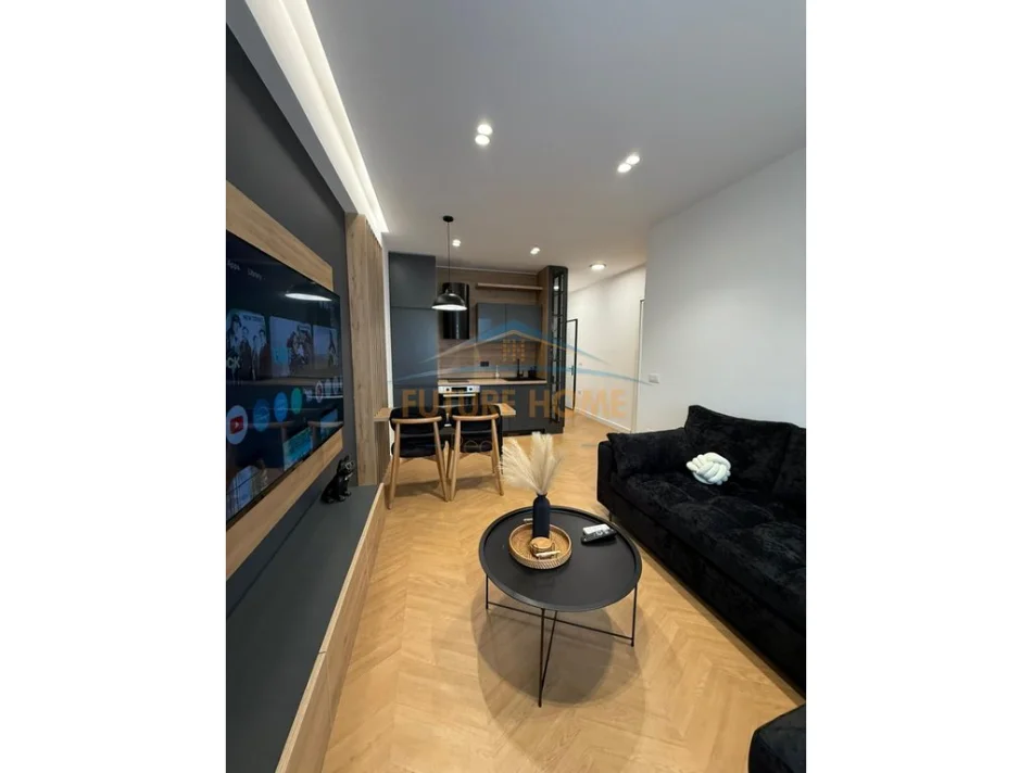 Tirane, jepet me qera apartament 1+1+Ballkon Kati 1, 60 m² 800 € 