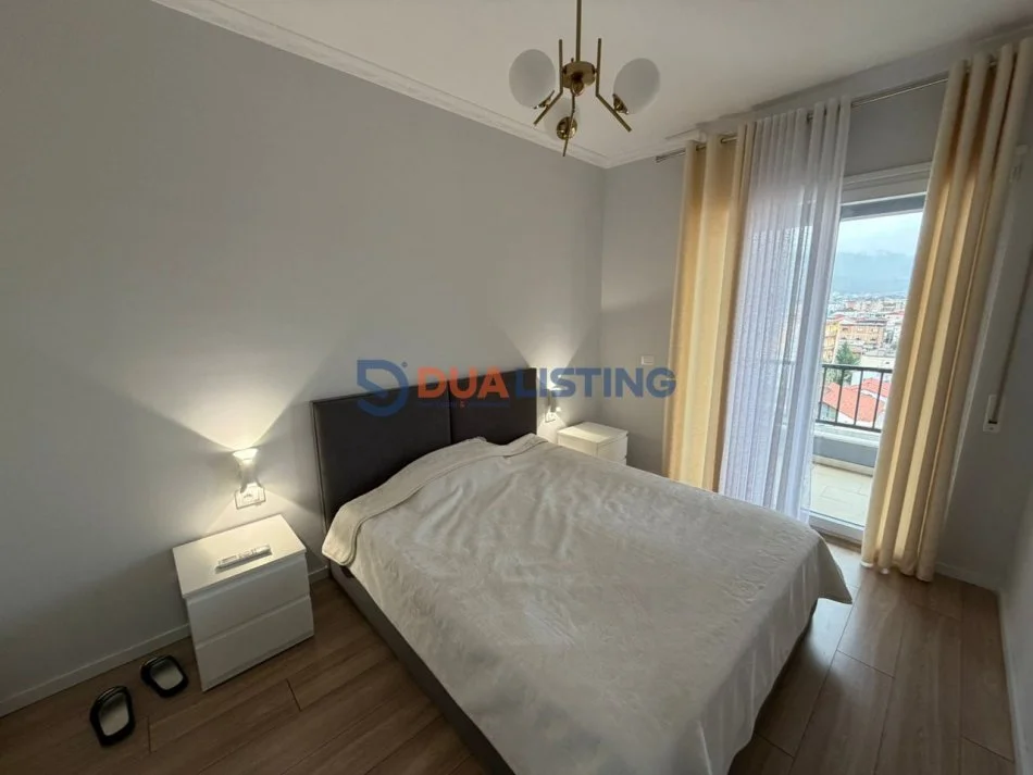 Tirane, jepet me qera apartament 1+1 , 600 € (5 Maji)