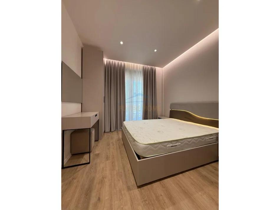 Tirane, jepet me qera apartament 1+1,  Kati 5, 65 m² 650 € (Rezidenca Erli, Porcelan)