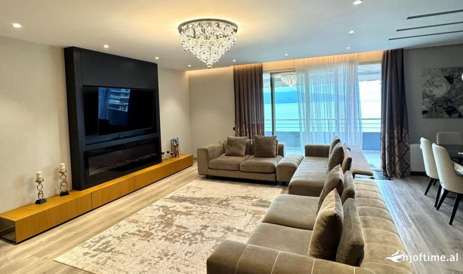 SHITET: AARTAMENT 3+1+2wc Vendodhje Fantastike, 📌 Lungo-Mare (vija e pare)- 100% E Re e investuar nga Fillimi- Ka Pamje te Lire nga deti **** 530.000 Euro*** 🧨