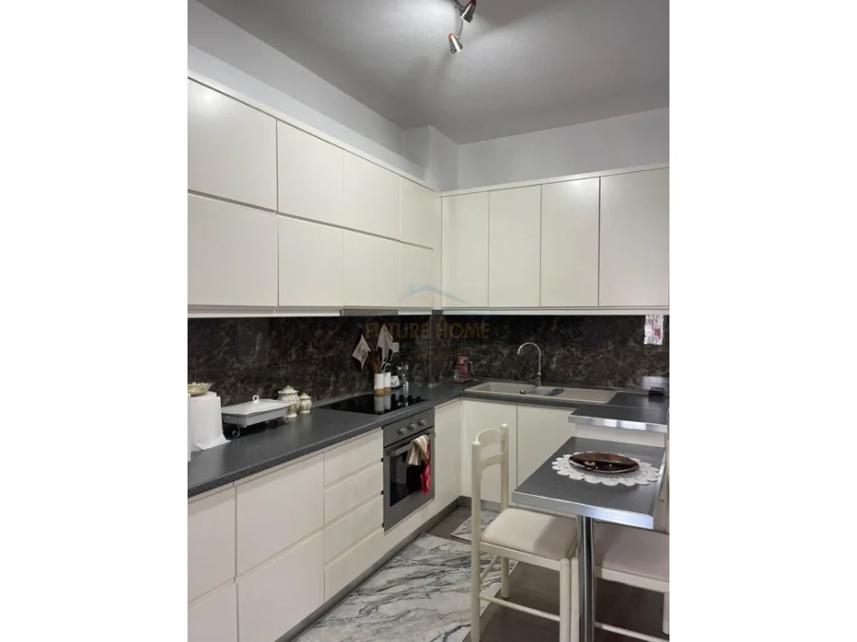 Tirane, shitet apartament 1+1+Ballkon Kati 7, 69 m² 950.000 € 