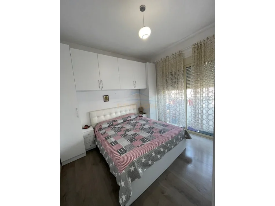 Tirane, shitet apartament 1+1 Kati 7, 68 m² 95.000 € (Terminali Autobuzave, Kryqezimi Kamzes)